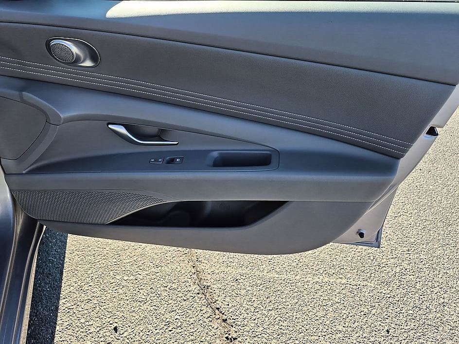 Used 2025 Fluid Metal Hyundai SEL Convenience image 34
