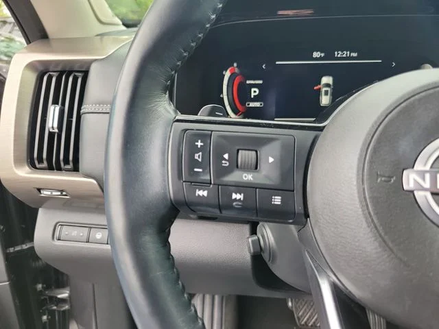 Used 2023 Gray Nissan Platinum image 16