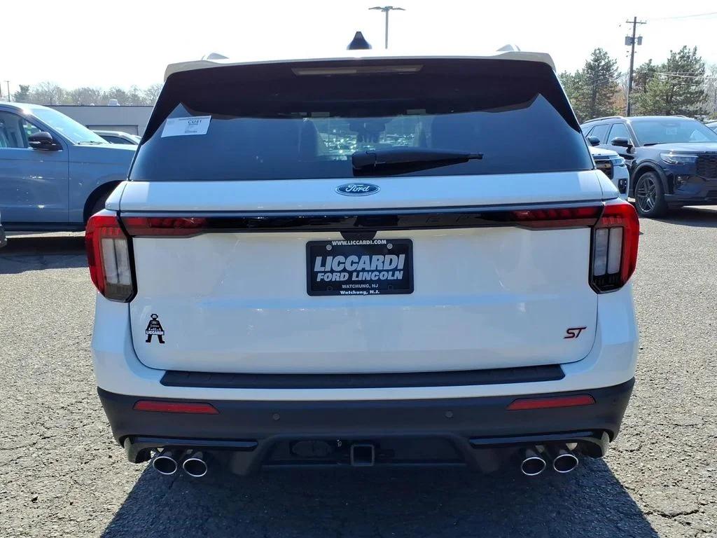 New 2026 Star White Metallic Tri-Coat Ford ST image 5