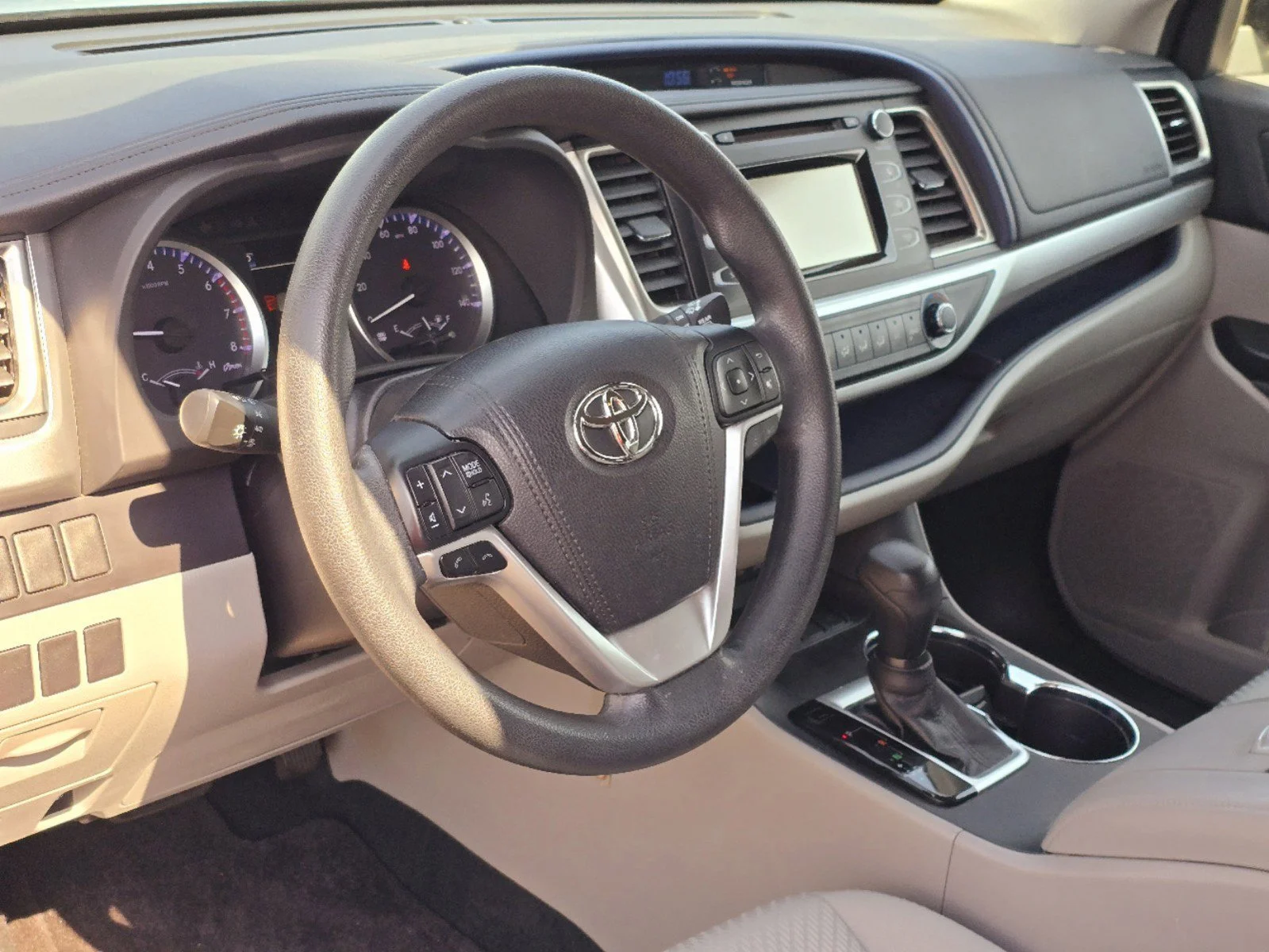 Used 2018 Midnight Black Metallic Toyota LE image 14