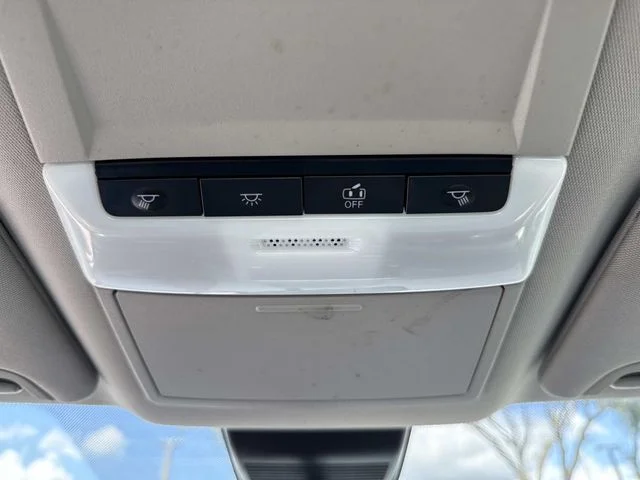 Used 2025 White Nissan 2.5 SV image 43