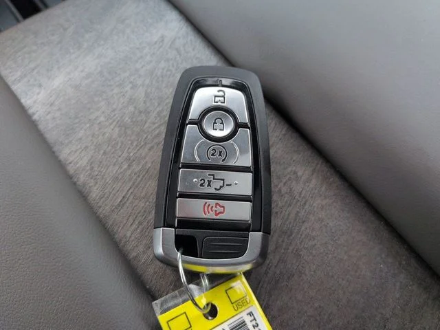 New 2026 Star White Metallic Tri-Coat Ford Platinum® image 30