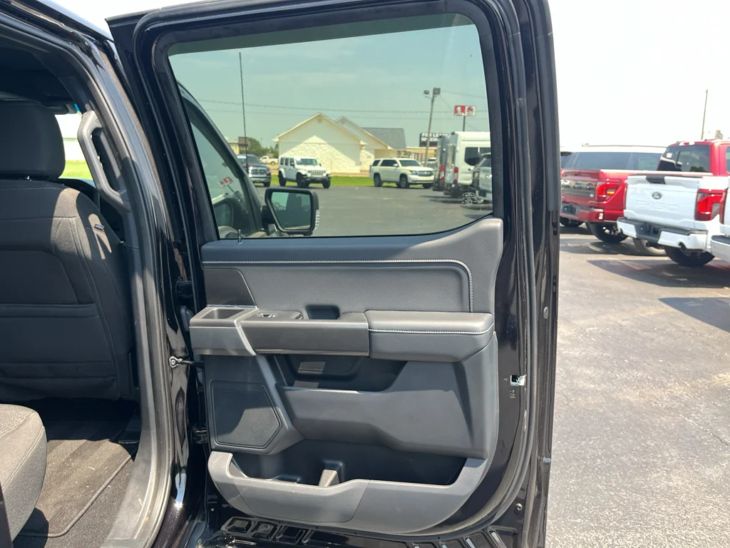 Used 2024 Agate Black Metallic Ford XLT image 17
