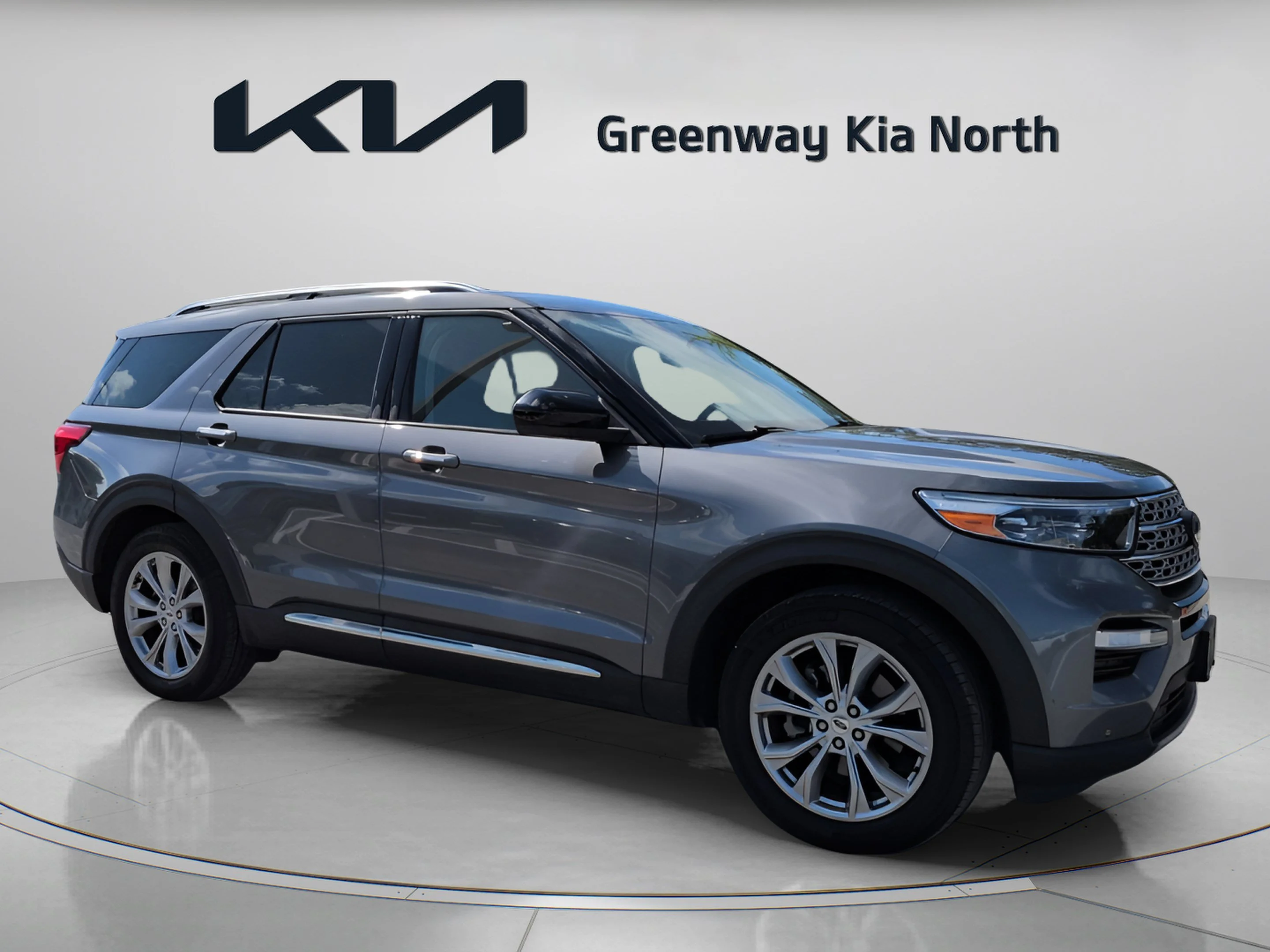 Used 2024 Gray Metallic Ford Limited image 1