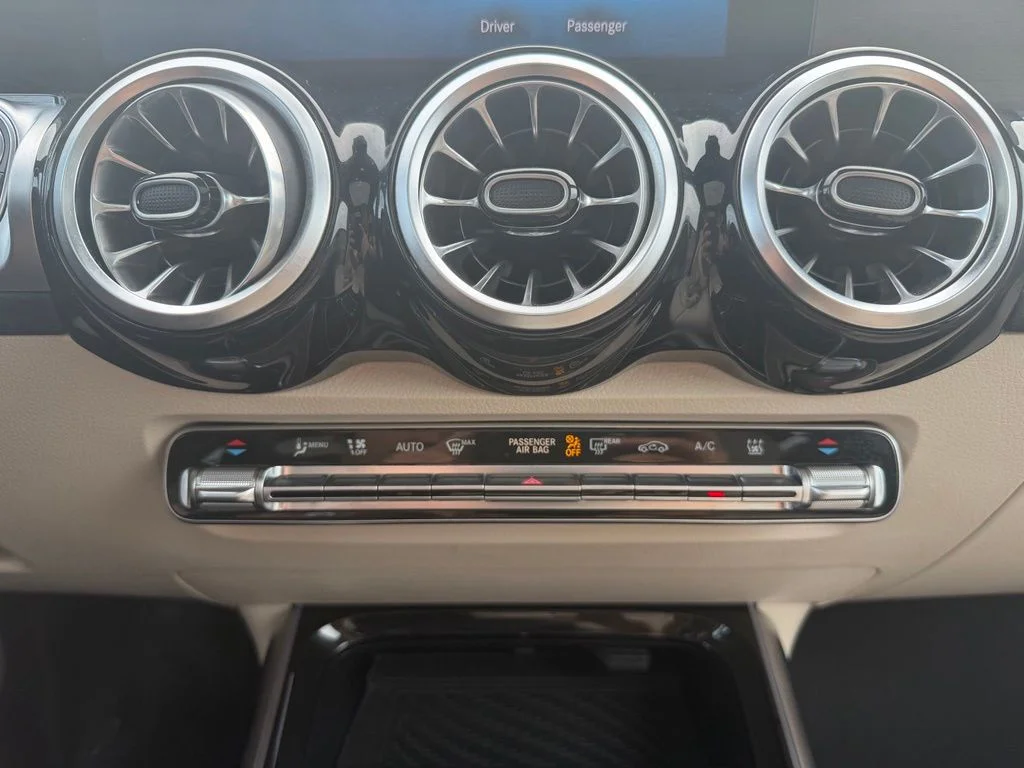 Used 2023 Black Mercedes-Benz 300 image 23