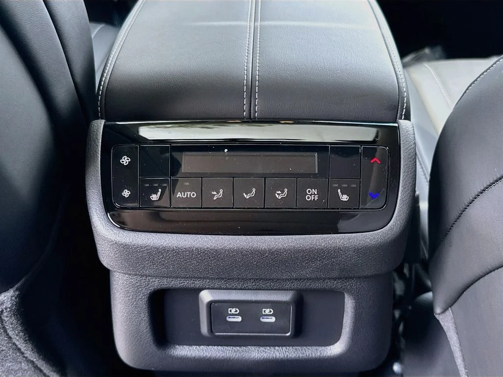 New 2027 Gray INFINITI LUXE image 27