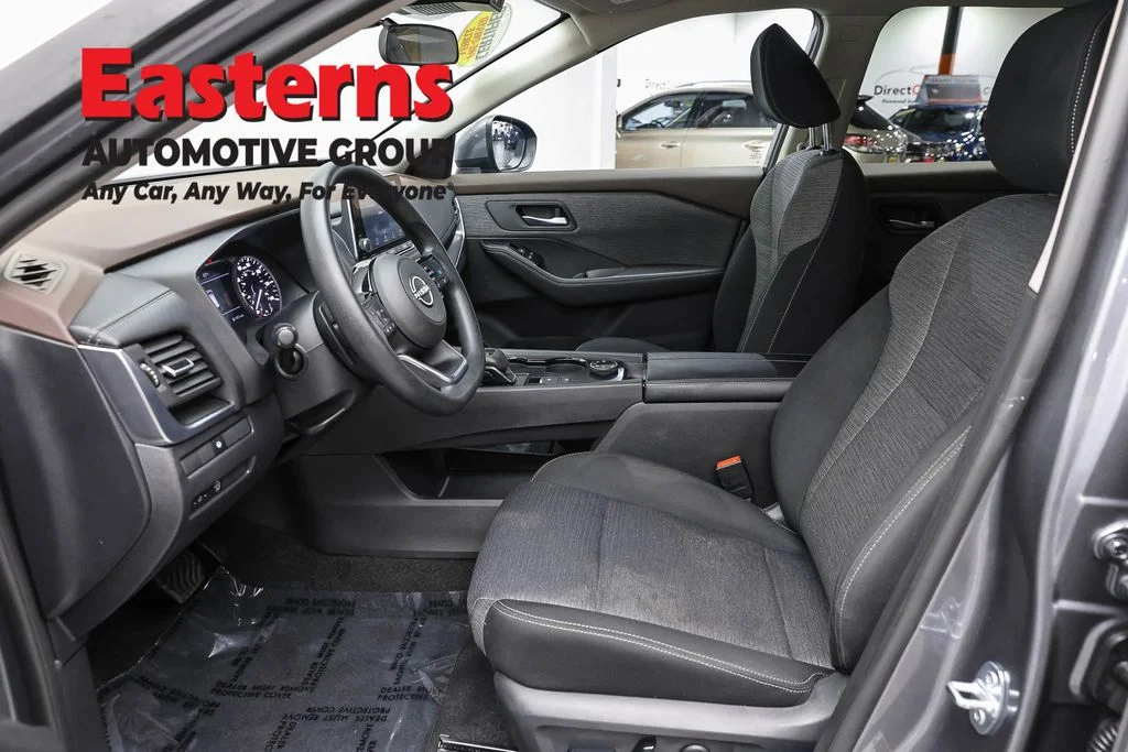 Used 2023 Gray Nissan SV image 13