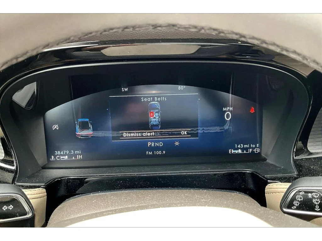 Used 2023  Lincoln Standard image 13