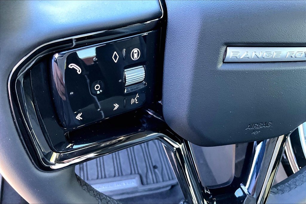 Used 2026  Land Rover S image 19