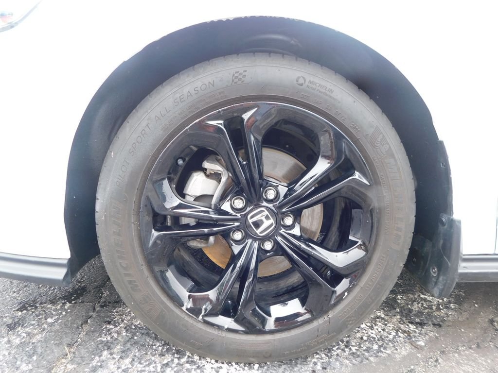 Used 2025 White Honda SE image 10