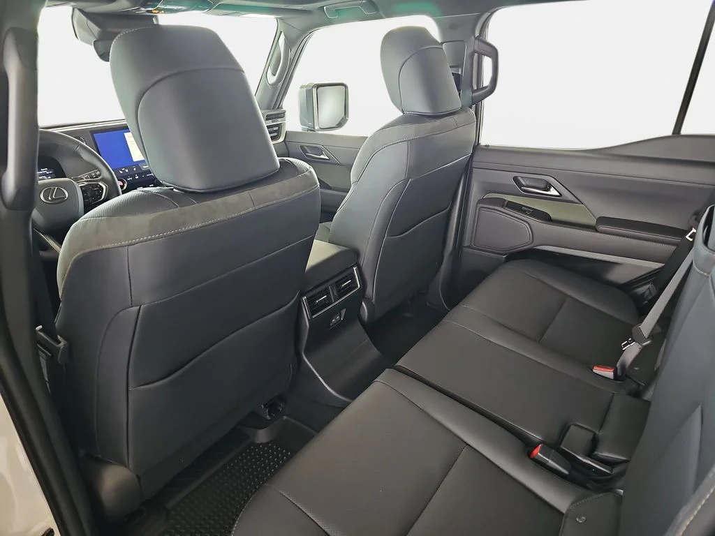 New 2026  Lexus 550 Overtrail image 11