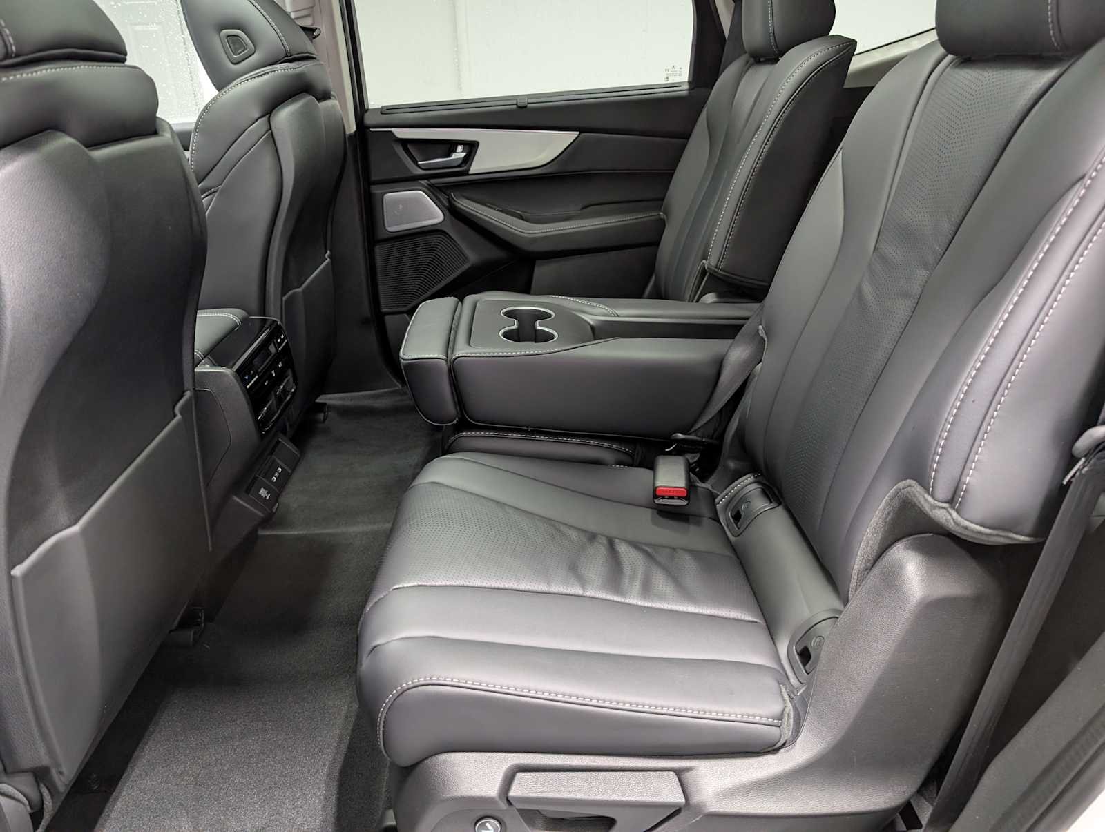 New 2026 Platinum White Pearl Acura w/Technology Package image 23
