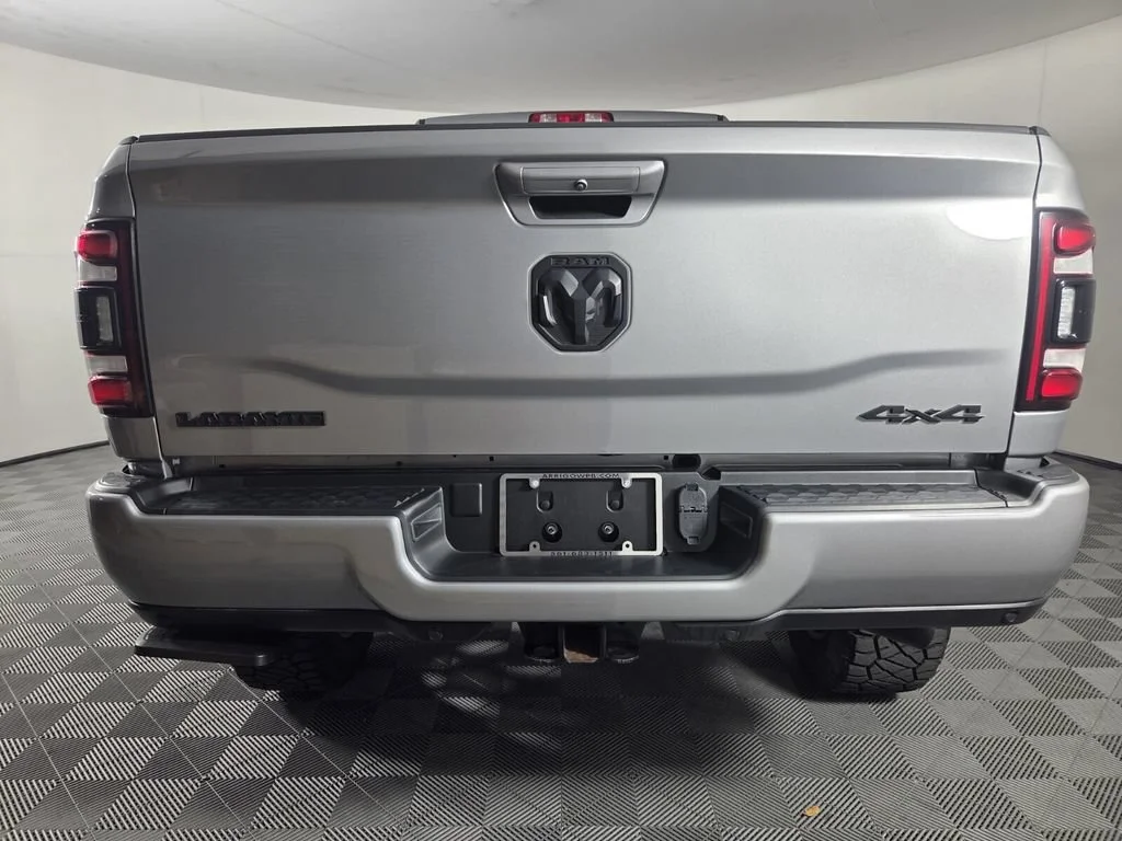 Used 2024 Billet Silver Metallic Clearcoat Ram Laramie image 5