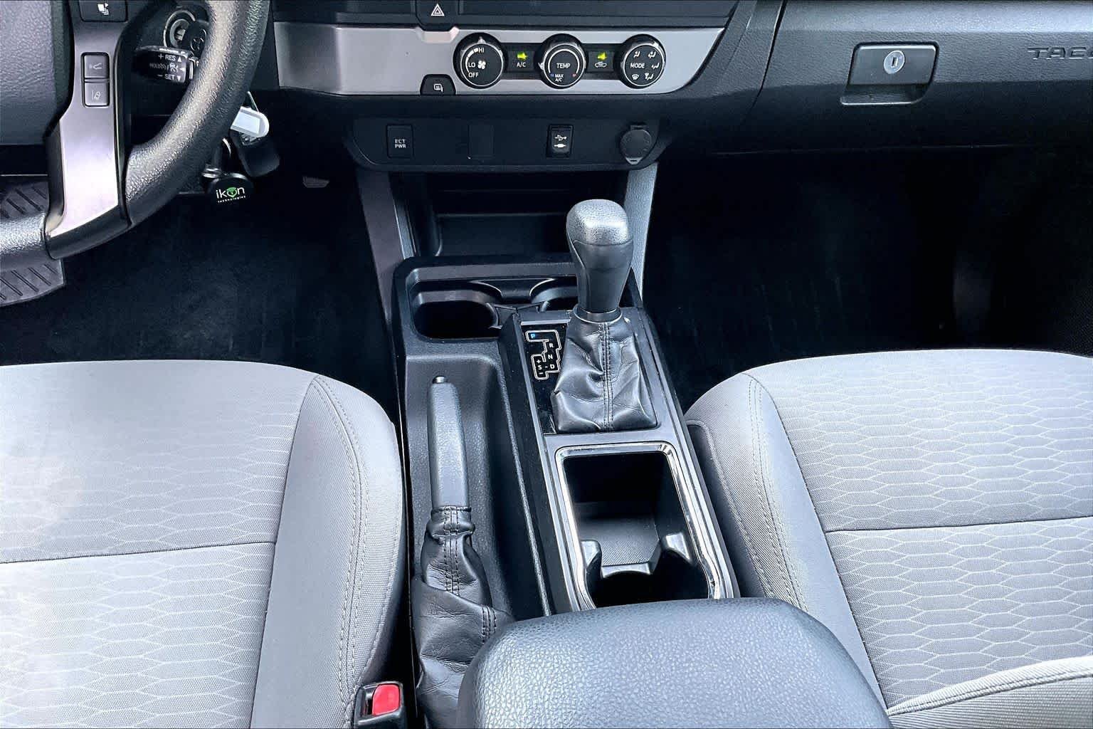 Used 2019 Midnight Black Metallic Toyota SR image 16