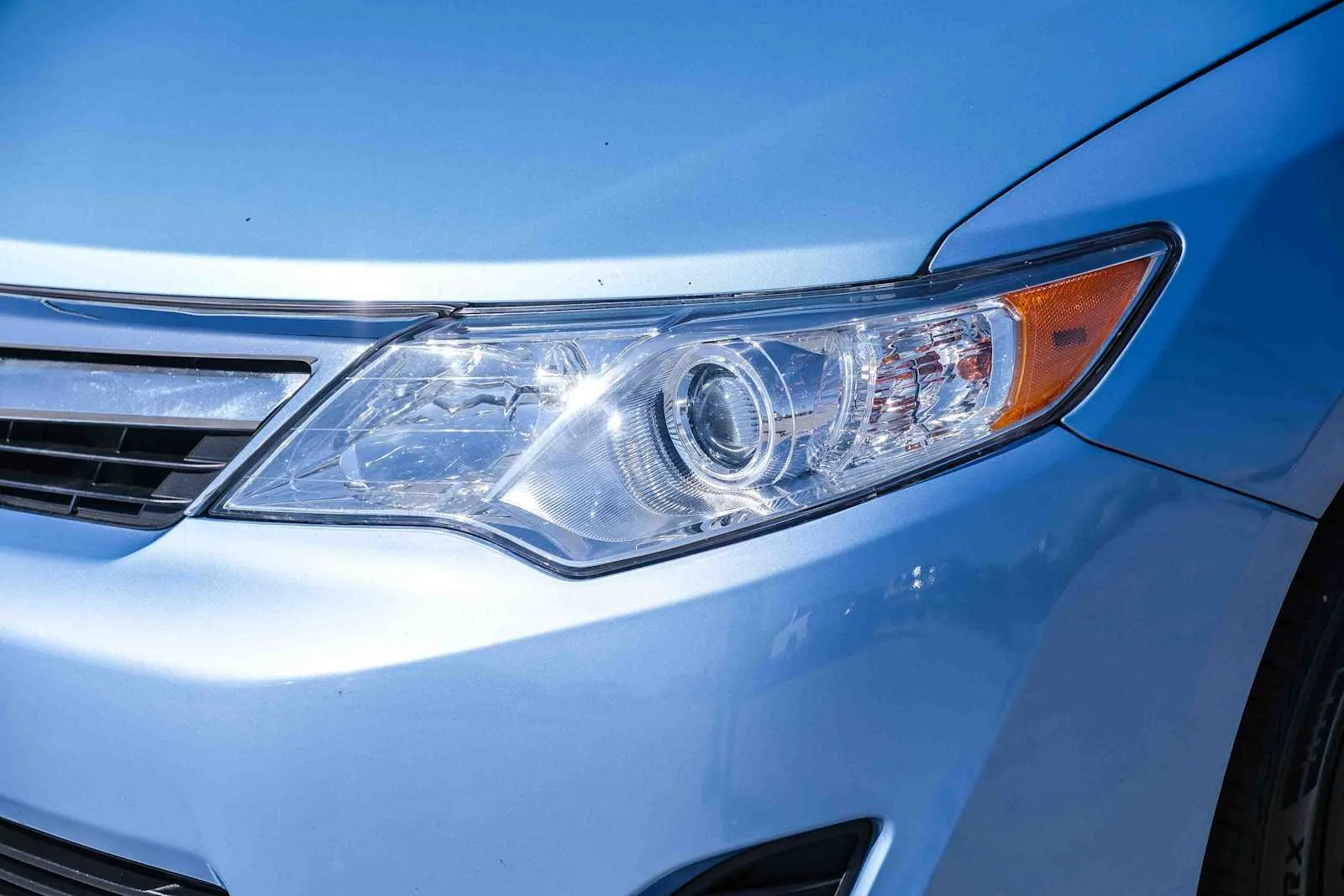 Used 2013 Clearwater Blue Metallic Toyota LE image 12