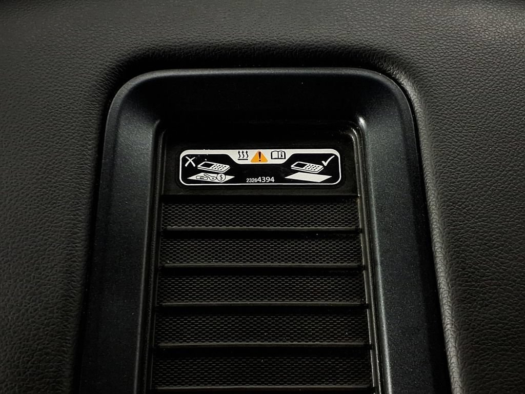 Used 2019 SUMMIT WHITE GMC SLT image 25