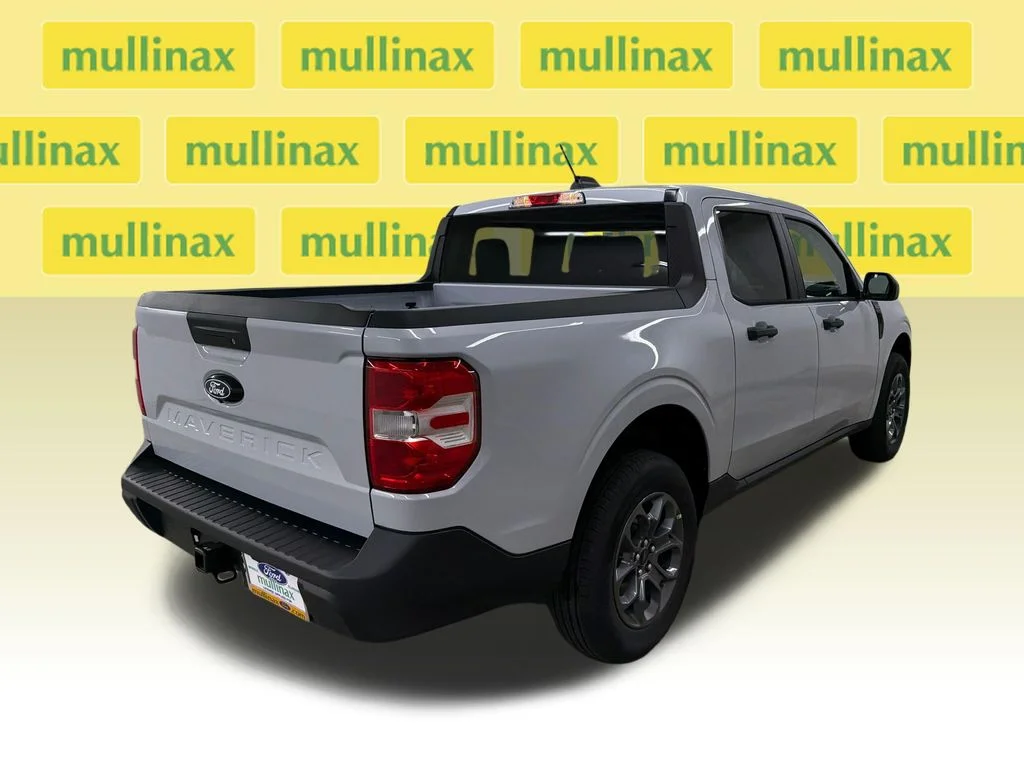 New 2026 White Ford XLT image 3