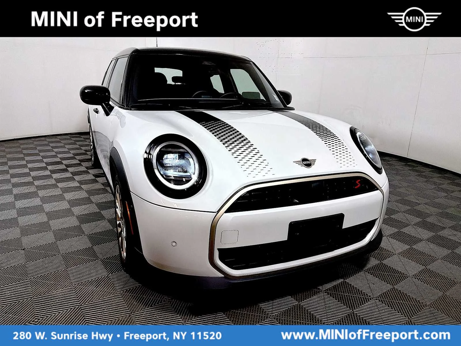 2026 MINI Hardtop Cooper S Signature's photo