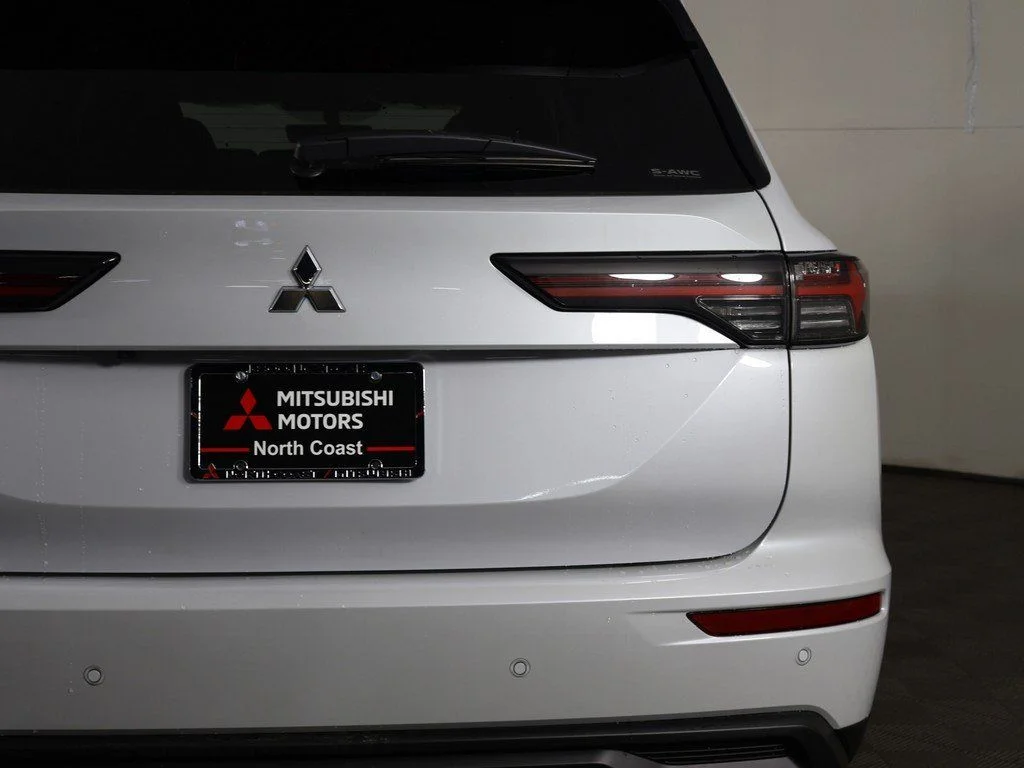 New 2026 White Mitsubishi ES 1.5T S-AWC image 16