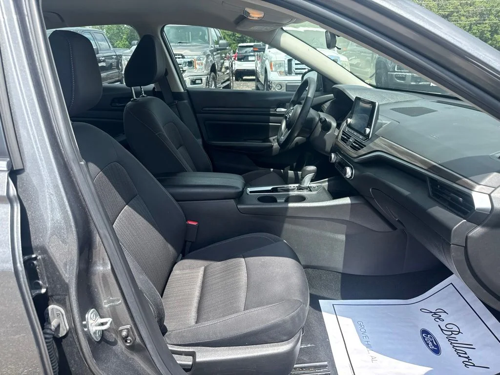 Used 2025 Gray Nissan 2.5 SV image 9