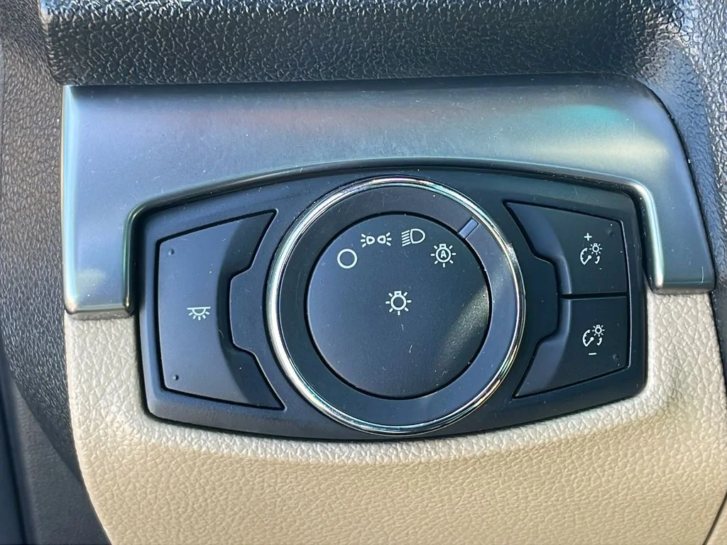 Used 2016 Black Ford Base image 28