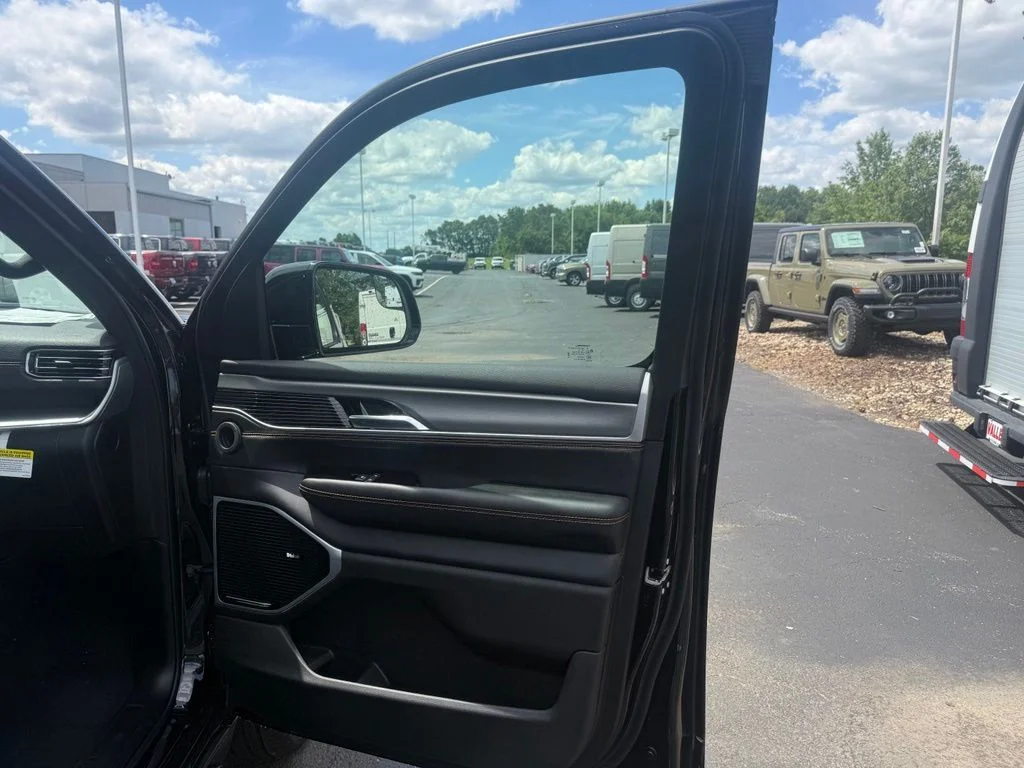New 2026 High Gloss Black Exterior Paint Jeep 85th Anniversary Edition image 60
