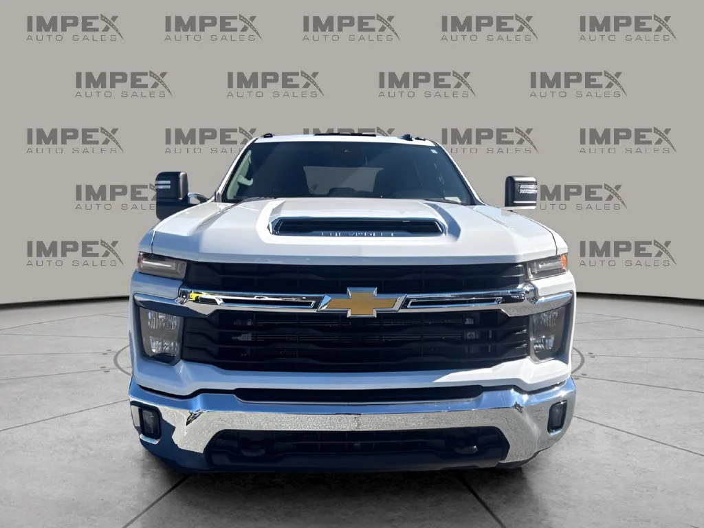 Used 2024 White Chevrolet LT image 8