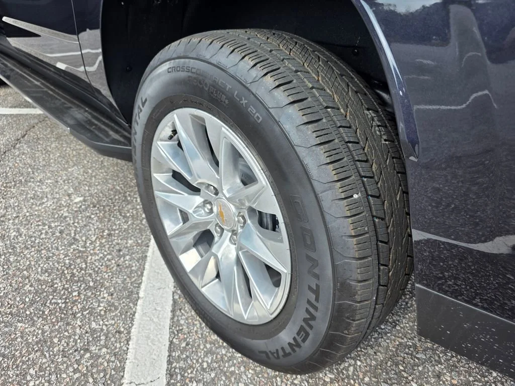 2026 Chevrolet Suburban Premier - Photo 24