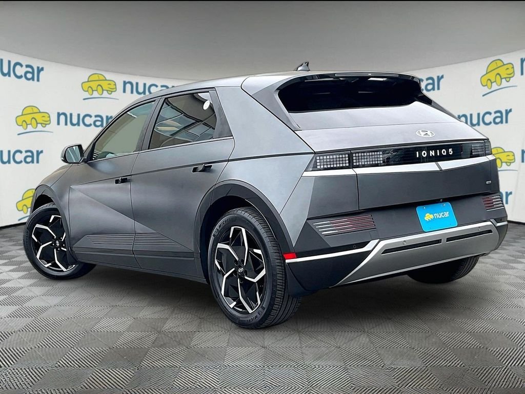 Used 2023 Gray Hyundai SEL image 4