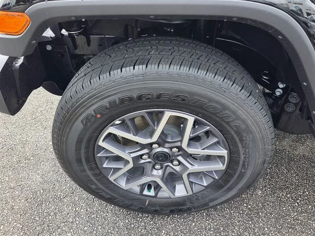 New 2026 Black Clear-Coat Exterior Paint Jeep Sahara image 18