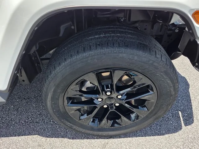 Used 2022 White Jeep Unlimited Sahara 4xe image 11