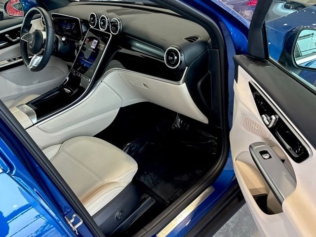 Used 2026 Blue Mercedes-Benz GLC 300 image 35