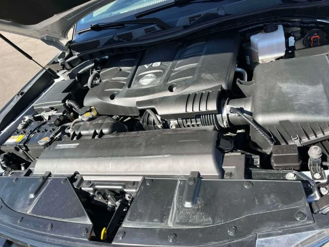 Used 2023 Silver Nissan SL image 13