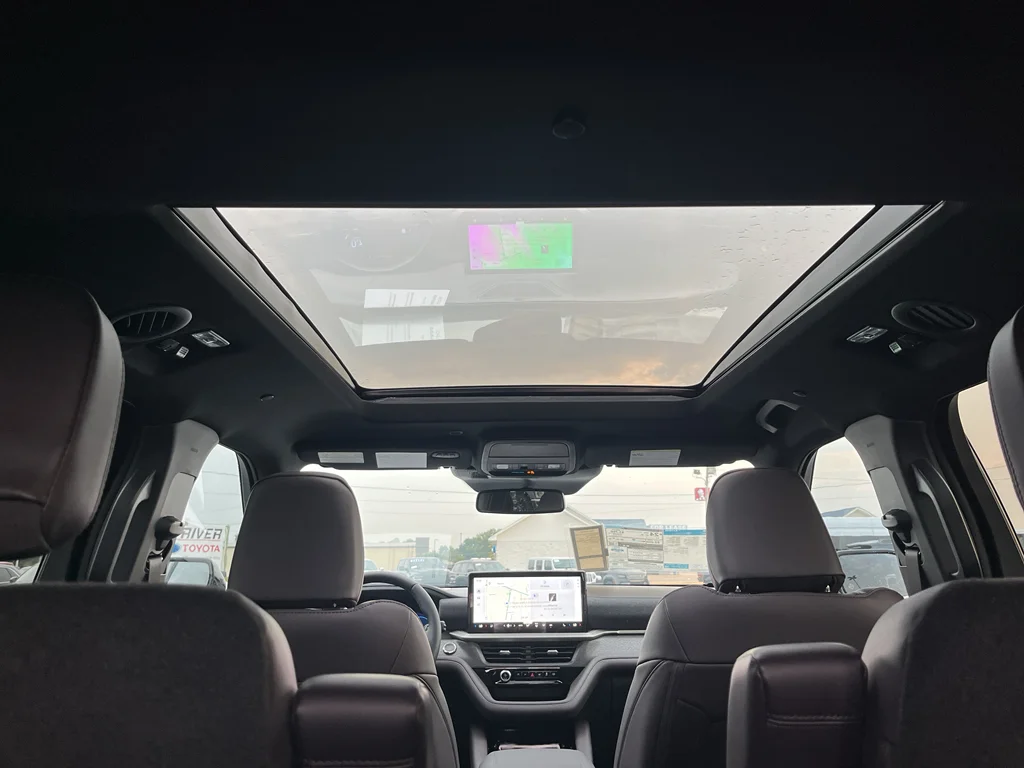 New 2026 Star White Metallic Tri-Coat Ford Platinum™ image 19