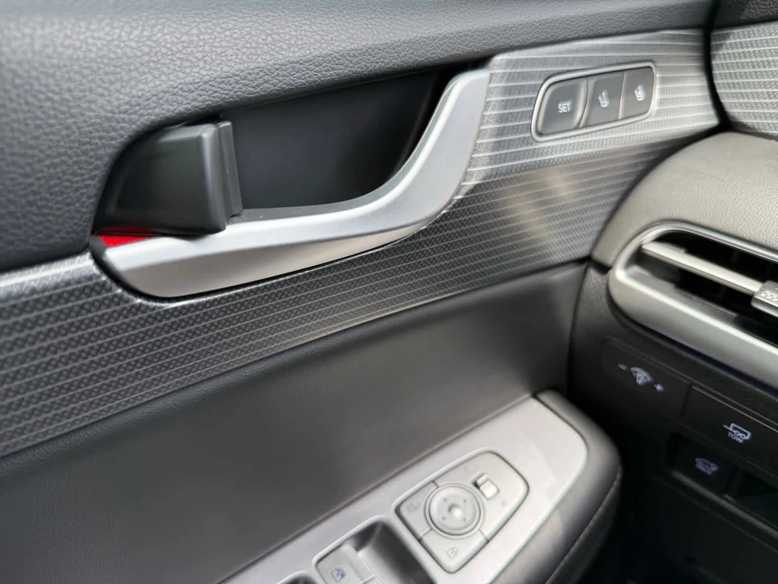 2024 Hyundai Palisade Limited - Photo 25