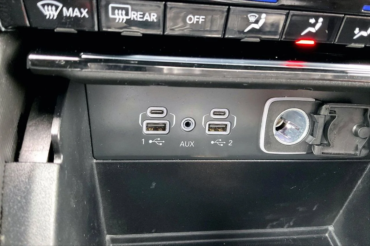 Used 2024 Silver Jeep 4xe image 19