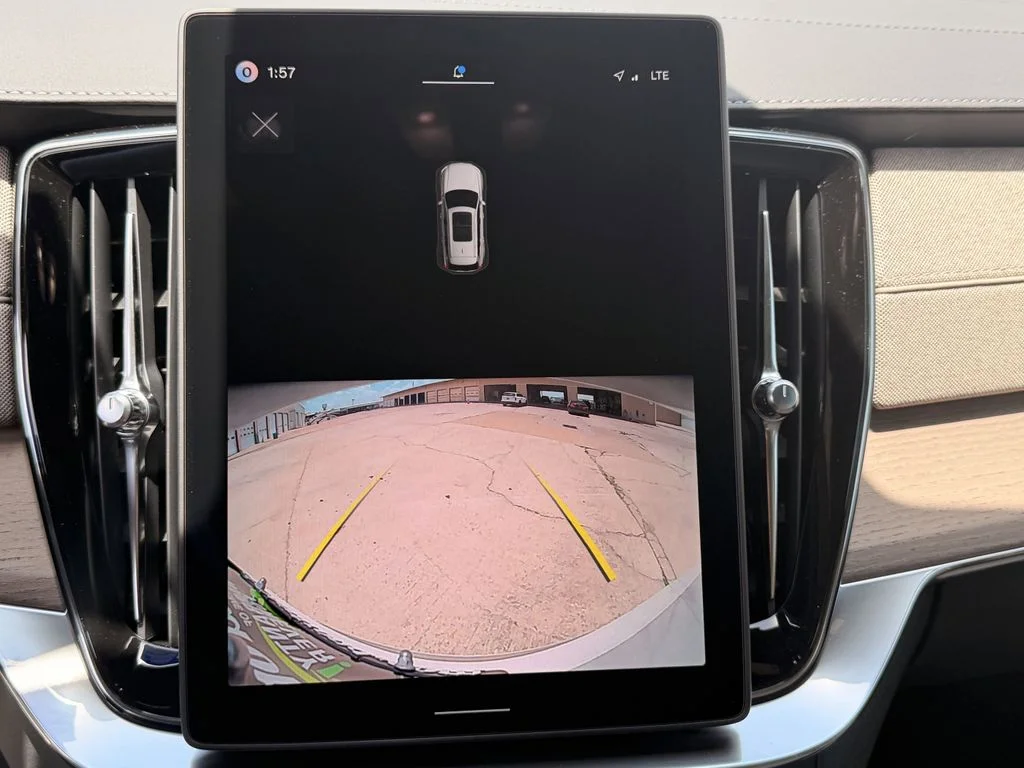 New 2026 Crystal White Volvo Core image 23