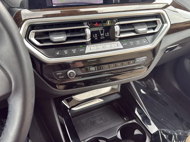 Used 2023 Gray BMW xDrive30i image 33