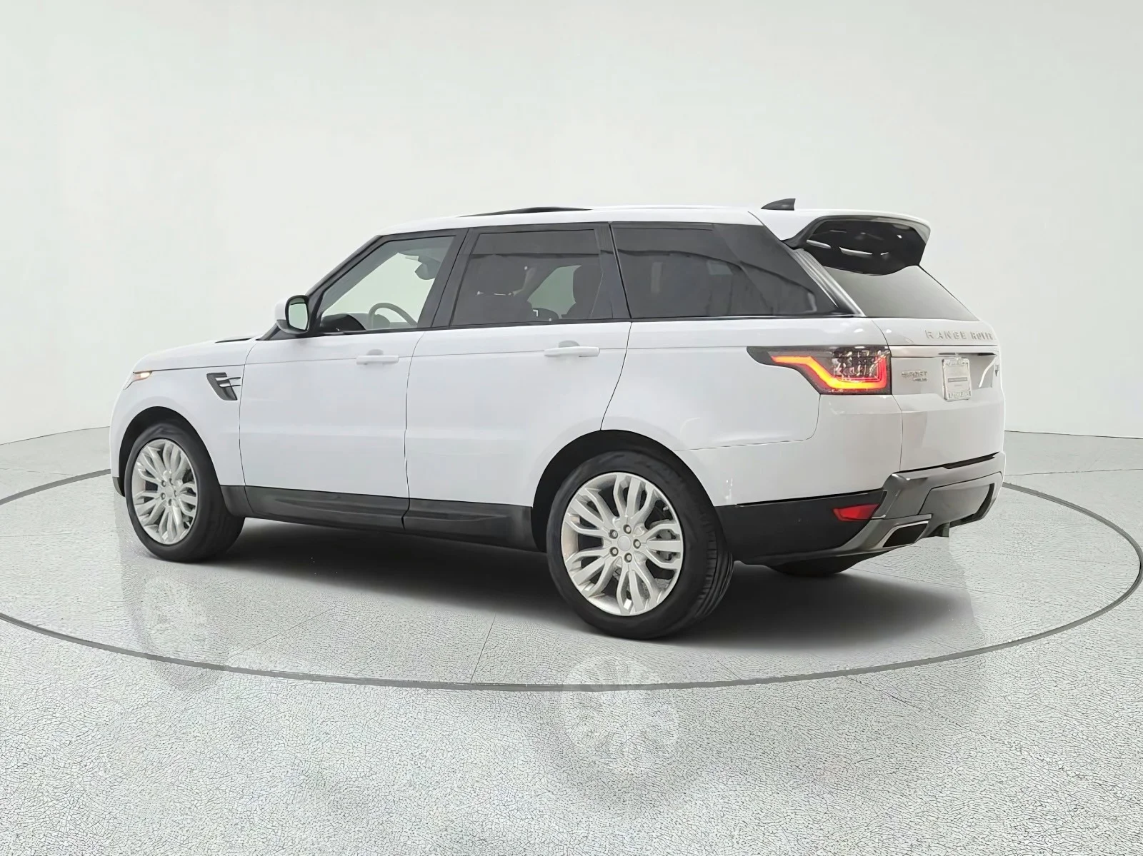 Used 2018 Yulong White Metallic Land Rover Td6 Diesel HSE image 7