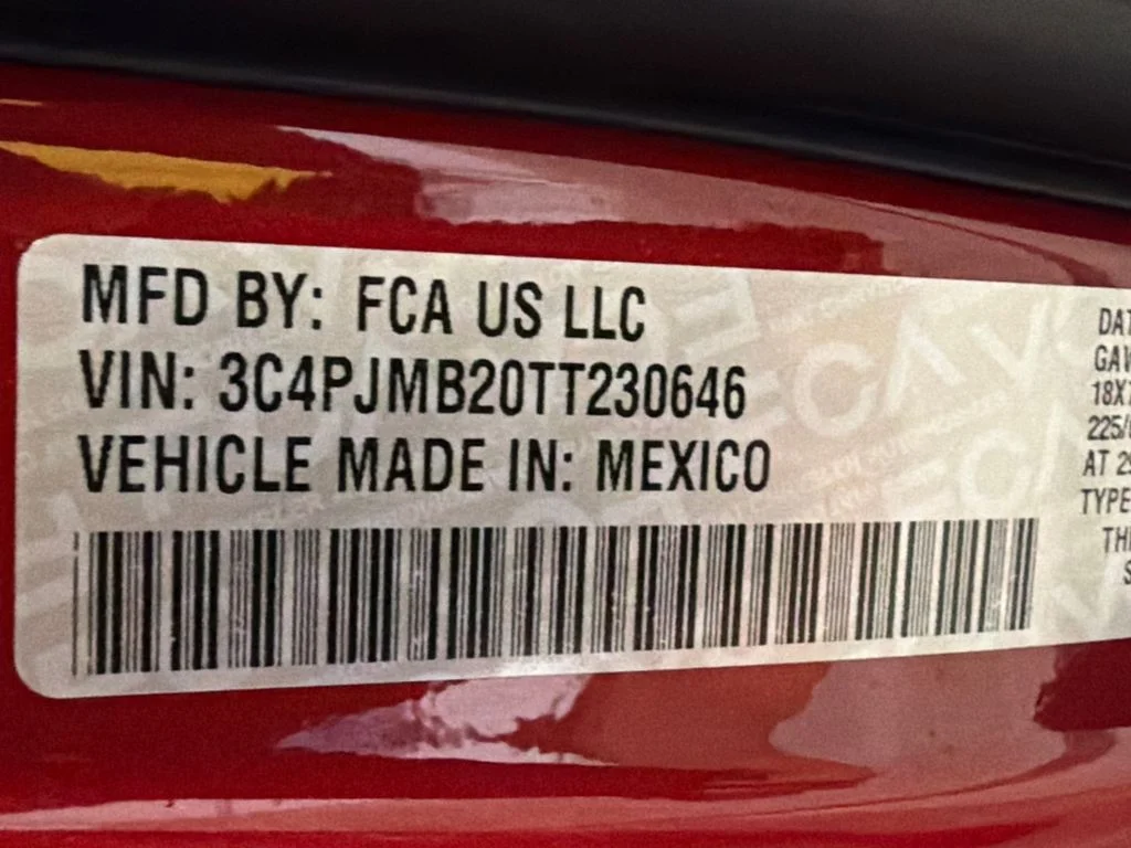 New 2026 Red Hot Pearl-Coat Exterior Paint Jeep Laredo image 39