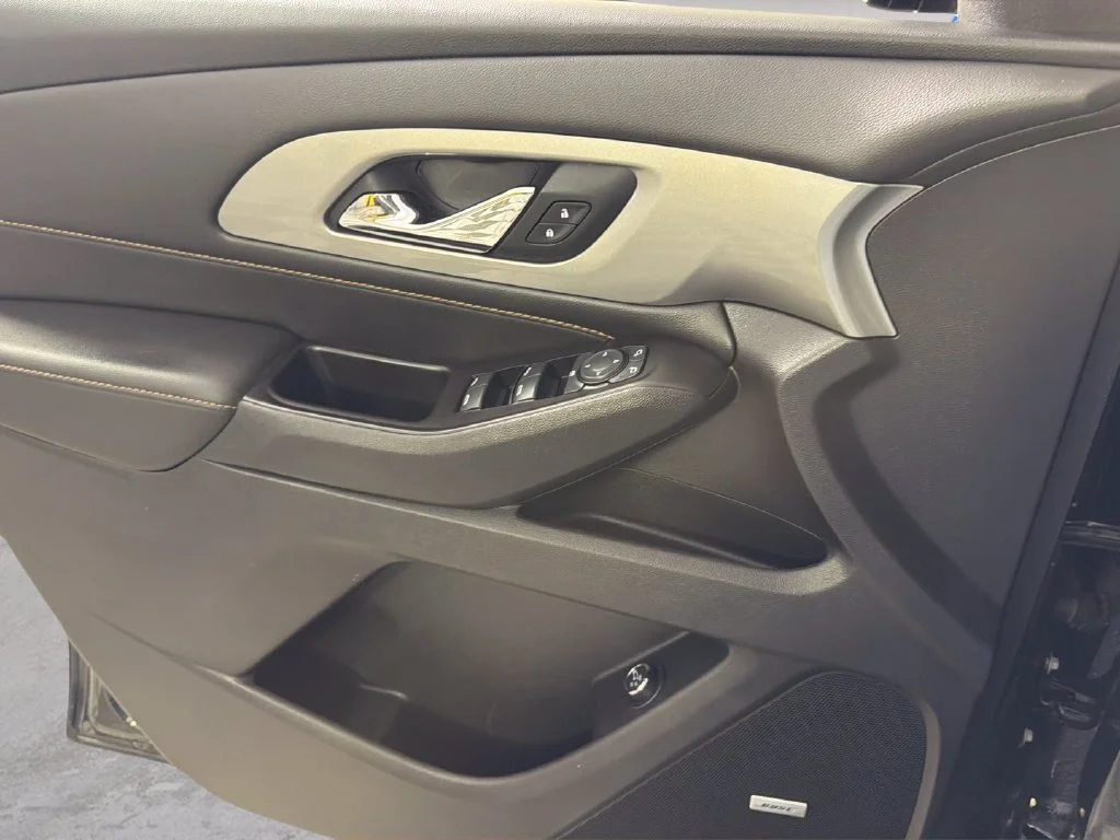 Used 2020 GRAPHITE METALLIC Chevrolet RS image 25
