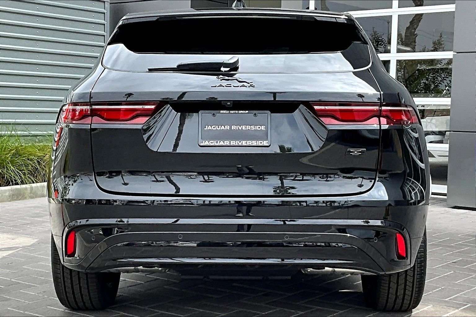 New 2026 Santorini Black JAGUAR P250 R-DYNAMIC S image 4