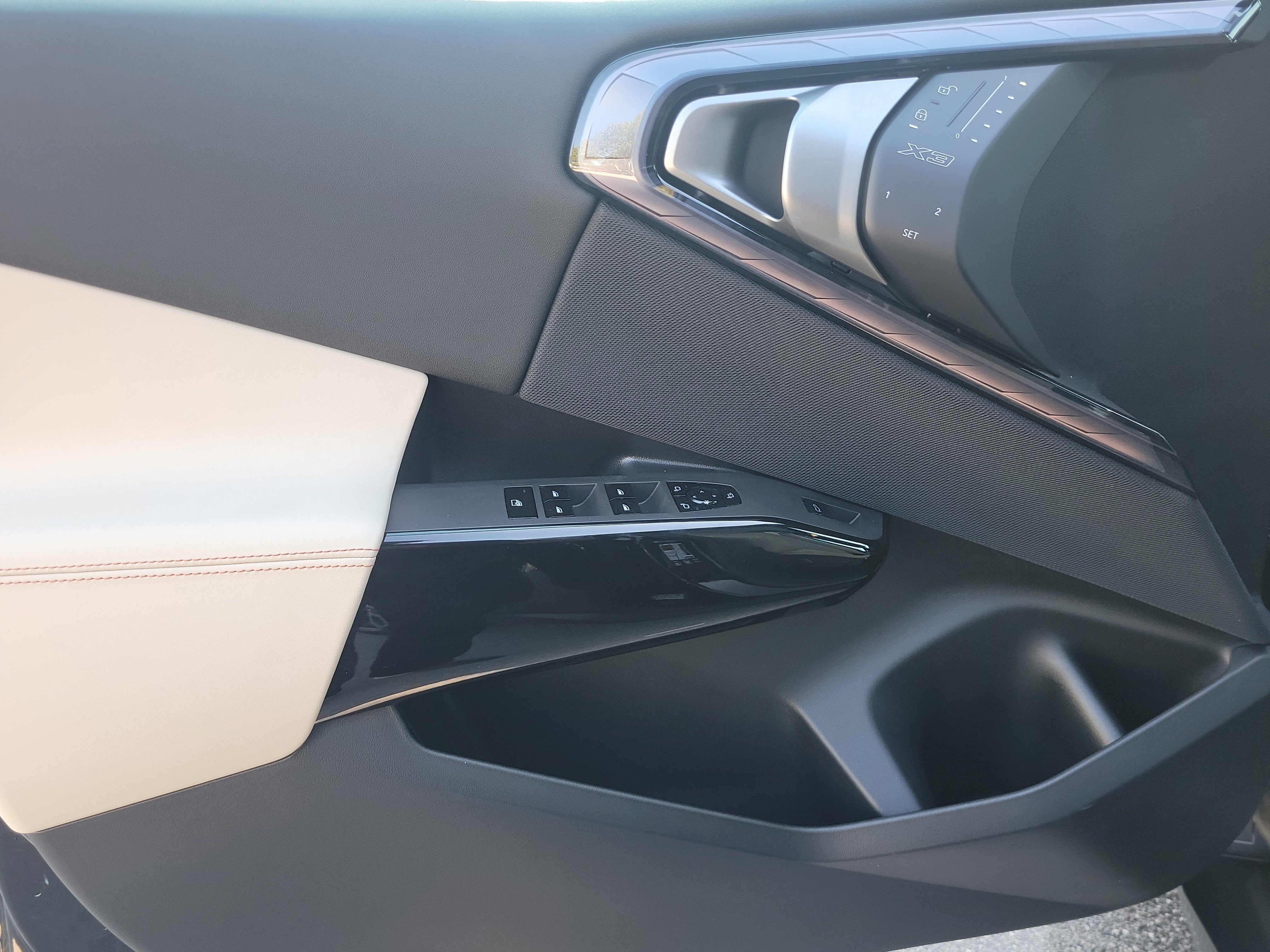 New 2026 Dark Graphite Metallic BMW 30 xDrive image 18