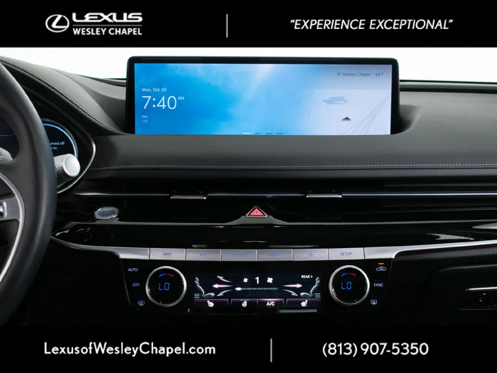 Used 2024 White Genesis 2.5T image 17
