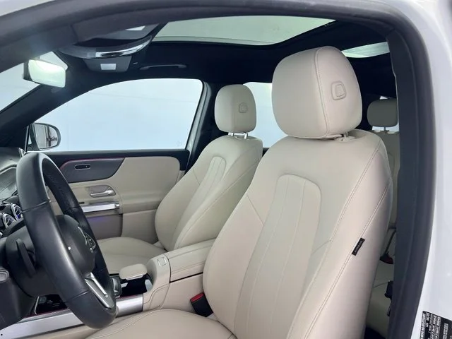 Used 2022 White Mercedes-Benz GLB 250 image 16