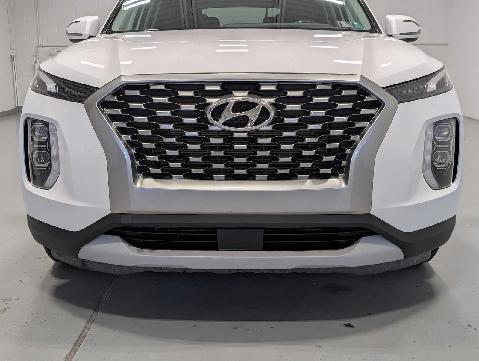 Used 2021 Hyper White Hyundai SEL image 2
