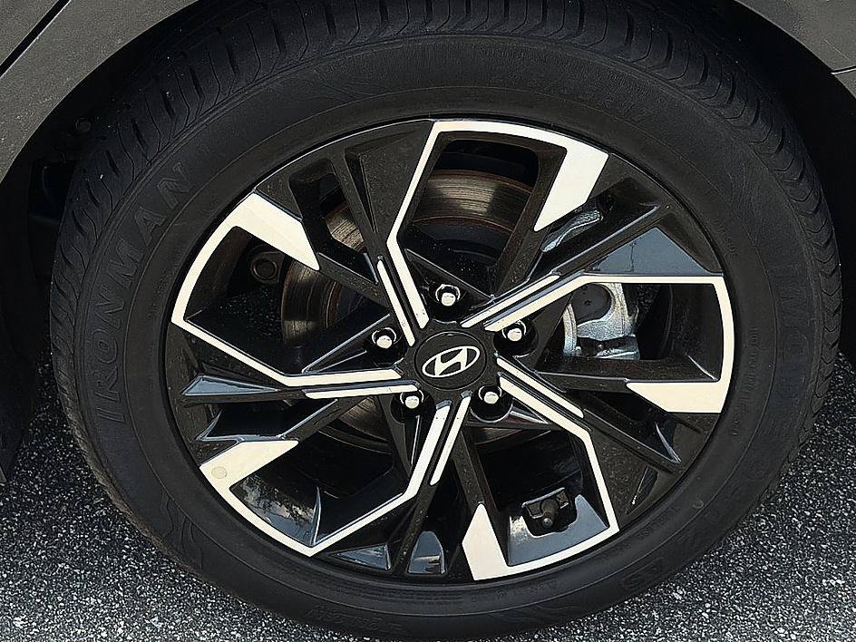 Used 2025 Portofino Gray Hyundai SEL image 6