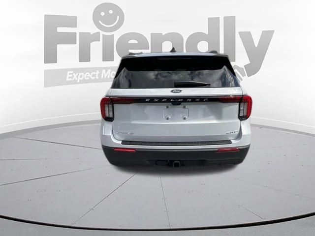New 2026 Space White Metallic Ford Active image 9