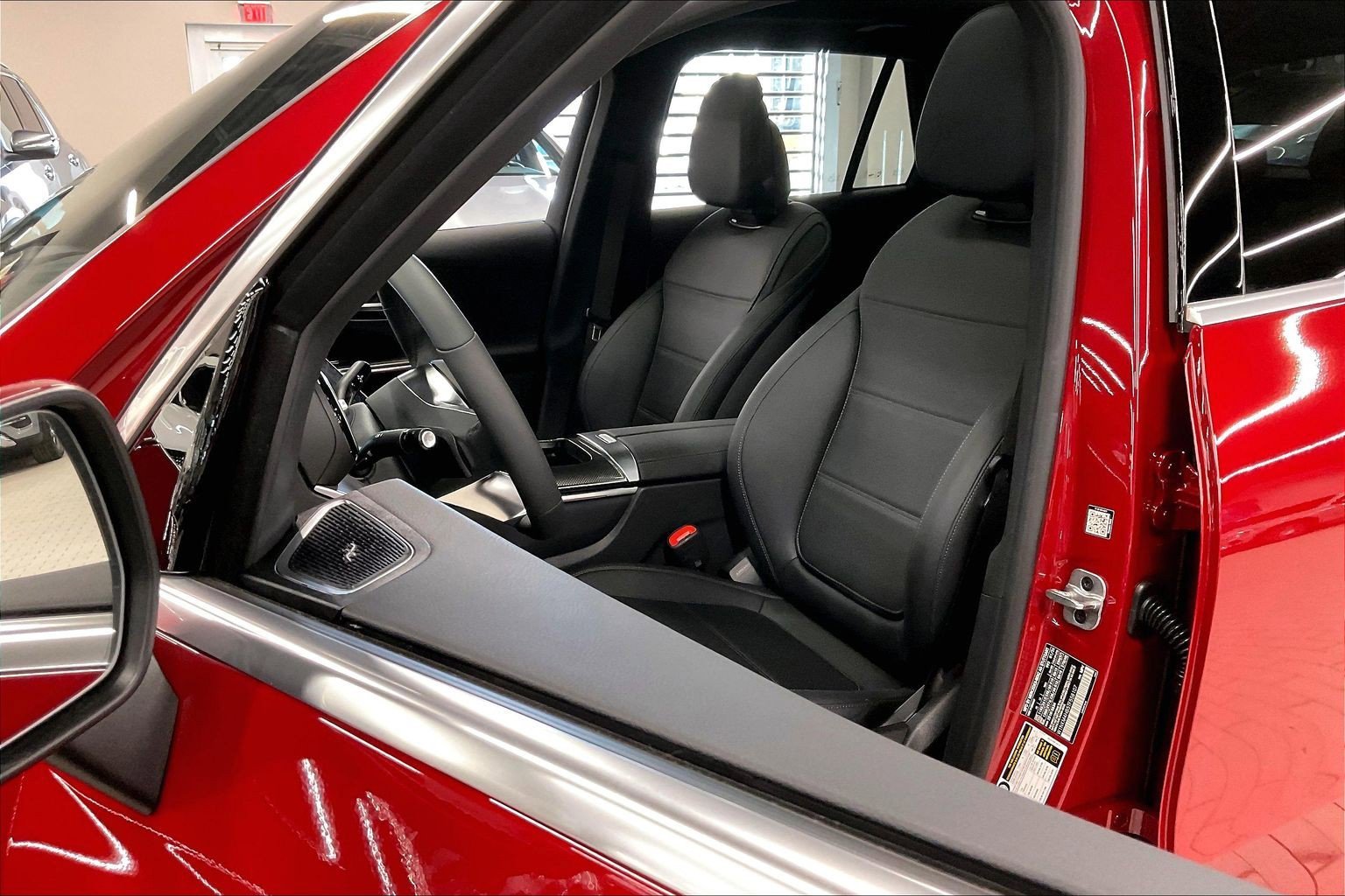 New 2026 MANUFAKTUR Patagonia Red Metallic Mercedes-Benz GLC 300 image 22