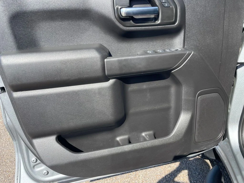 Used 2025 Gray Chevrolet Custom image 9